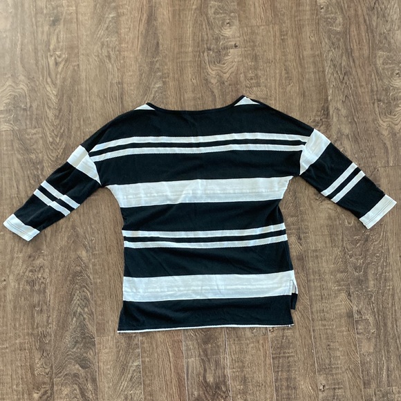 Striped three quarter sleeve top - Picture 4 of 4